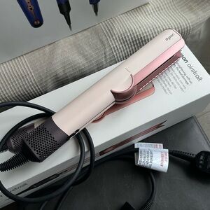 Dyson Airstrait straightener